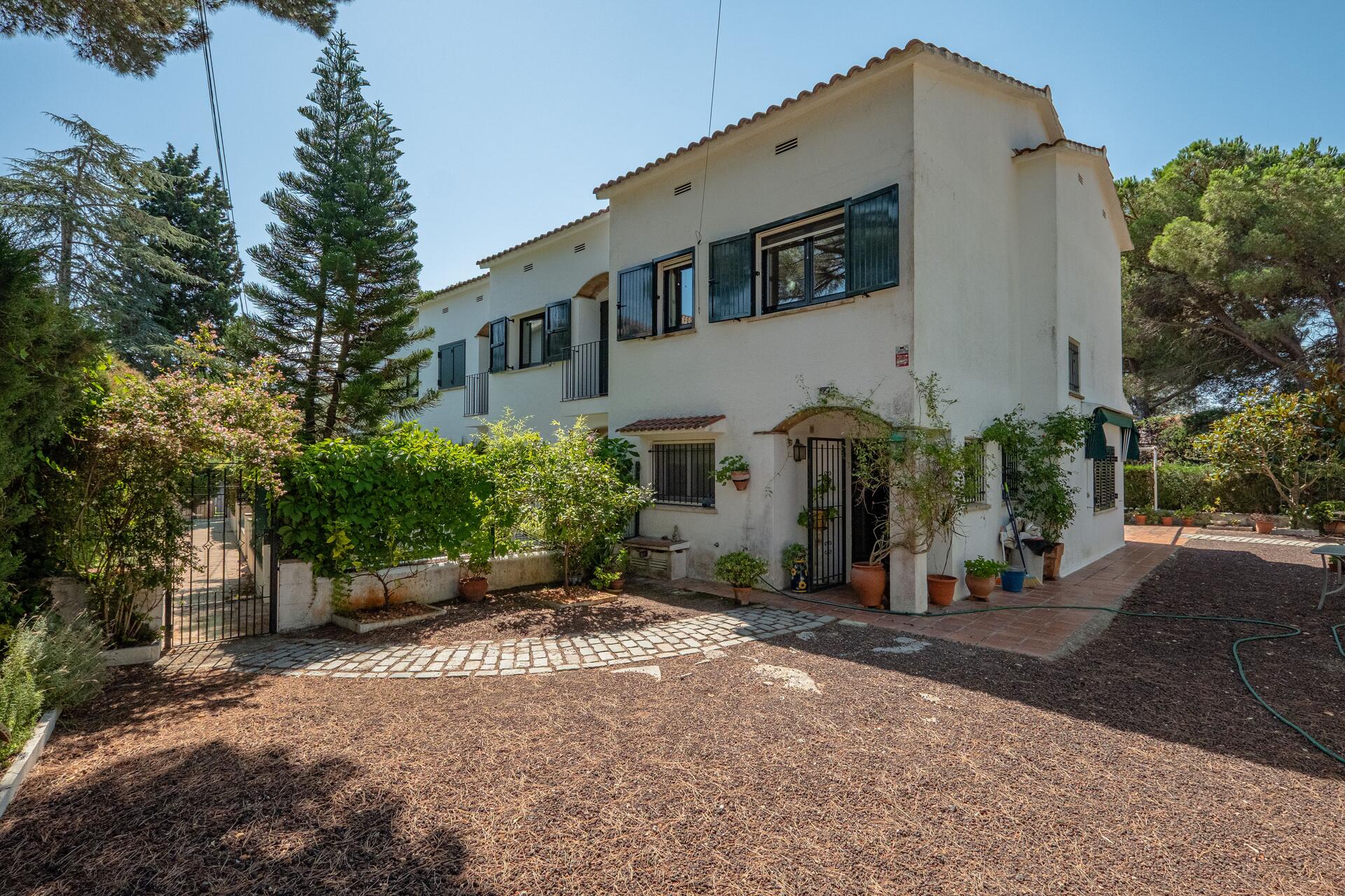 Maison accolée /jumelée -
                        Llafranc -
                        3 chambres -
                        6 occupants